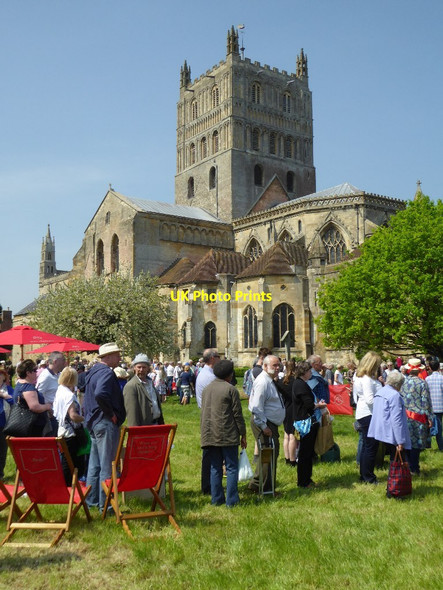 Photo 6"x4" The BBC Antiques Roadshow at Tewkesbury Abbey #1 Tewkesbury c2016