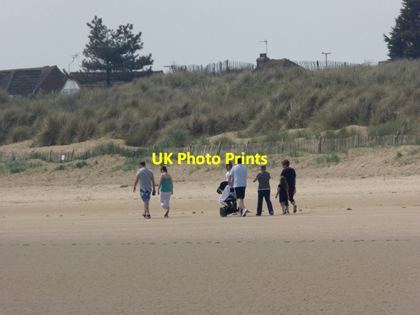 Photo 6"x4" On the beach at Greatstone-on-Sea New Romney c2016