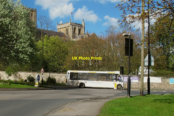 Photo 6"x4" Bus on Bondgate Green Ripon c2016