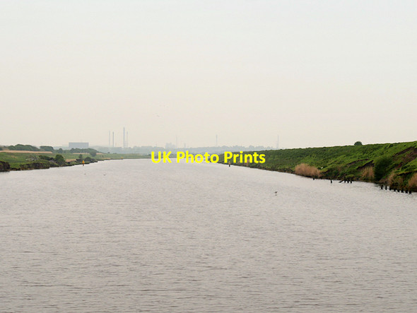 Photo 6"x4" Manchester Ship Canal, Frodsham Score Weston Village c2016