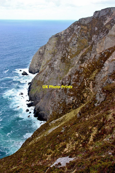 Photo 6"x4" Cliffs at Geodha nan Aigheann Geodha nan Aigheann c2016