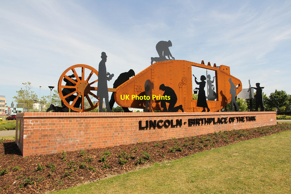 Photo 6"x4" Lincoln Tank Memorial Lincoln c2015