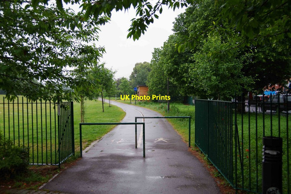 Photo 6"x4" Footpath & cycleway in Cox's Meadow, Cheltenham, Glos Cheltenham c2015