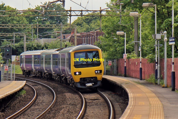 Photo 6"x4" Northern Rail Class 323, 323228, platform 3, Cheadle Hulme railway station Cheadle Hulme c2015