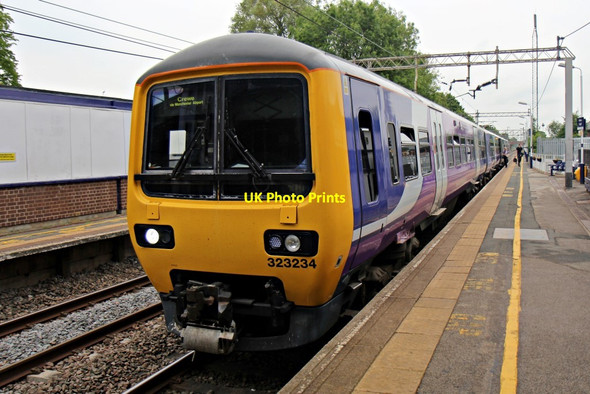 Photo 6"x4" Northern Rail Class 323, 323234, Holmes Chapel railway station Holmes Chapel c2015