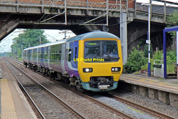 Photo 6"x4" Northern Rail Class 323, 323223, Holmes Chapel railway station Holmes Chapel c2015