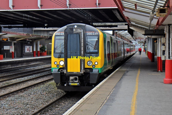 Photo 6"x4" London Midland Class 350, 350239, platform 6, Crewe railway station Crewe c2015