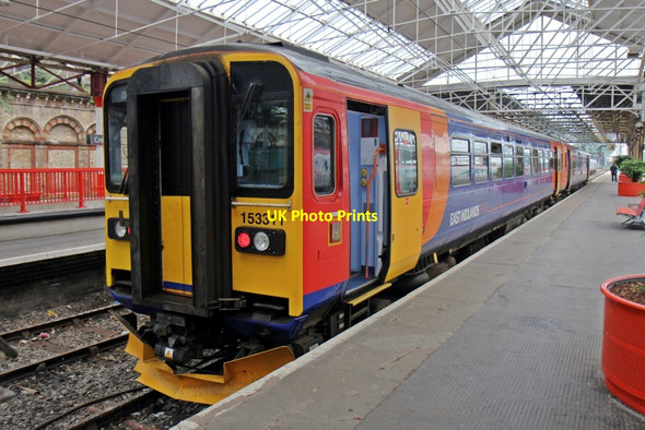 Photo 6"x4" East Midlands Trains Class 153, 153311, platform 4, Crewe railway station Crewe c2015
