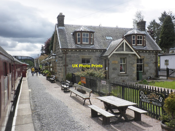 Photo 6"x4" Station building, Boat of Garten Boat of Garten c2015