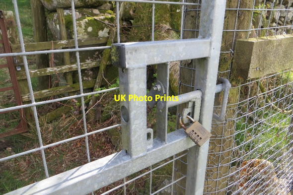 Photo 6"x4" Locked gate, Glaisters Kirkgunzeon c2015