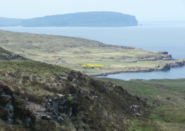 Photo 6"x4" Crags on northern slopes of Mullach M\u00c3\u00b2r Allt Shamhnan Insir c2008