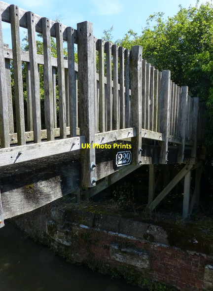 Photo 6"x4" Footbridge No 229 on the Oxford Canal Kidlington c2015