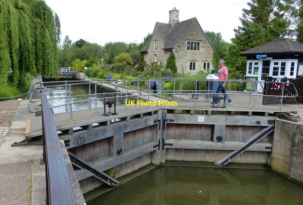 Photo 6"x4" Lock gates at Iffley Lock Iffley c2015