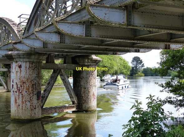 Photo 6"x4" Kennington Railway Bridge across the River Thames Kennington\/SP5202 c2015