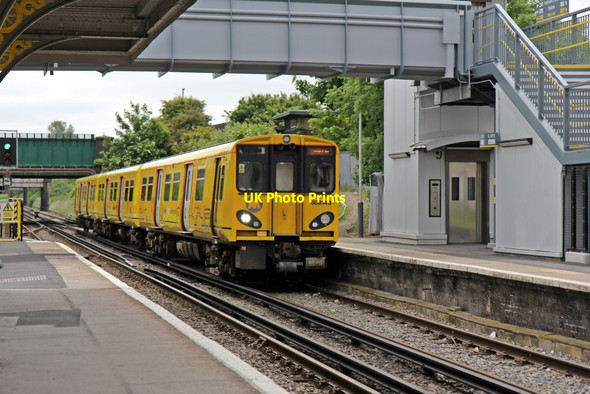 Photo 6"x4" Merseyrail Class 508, 508143, Birkenhead North railway station Birkenhead\/SJ3088 c2015