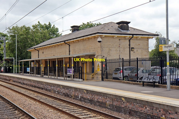 Photo 6"x4" Station building, Huyton railway station Huyton-With-Roby c2015