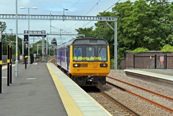 Photo 6"x4" Northern Rail Class 142, 142001, platform 3, Huyton railway station Huyton-With-Roby c2015
