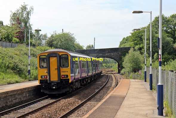 Photo 6"x4" Northern Rail Class 150, 150214, Appley Bridge railway station Appley Bridge c2015