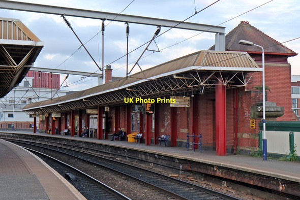 Photo 6"x4" Platform 2, Deansgate railway station Manchester c2015