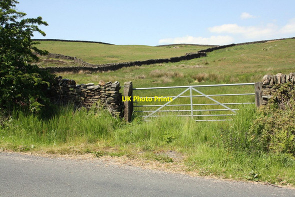 Photo 6"x4" Gateway near Carleton Lane Head Carleton-in-Craven c2015