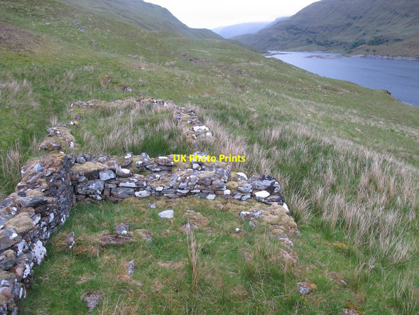 Photo 6"x4" Ruins at Loch Mullardoch Am M\u00e0m\/NH1230 c2015
