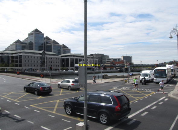 Photo 6"x4" Traffic moving across Custom House Quay to access the Talbot Bridge Dublin\/O1534 c2015