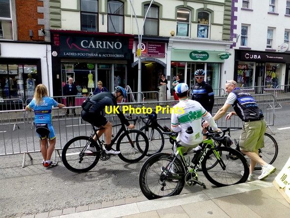 Photo 6"x4" Cyclists taking it easy, Omagh Omagh c2015