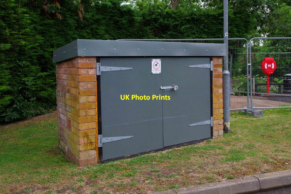 Photo 6"x4" Storage container, Droitwich Lido, Droitwich Spa, Worcs Droitwich c2015