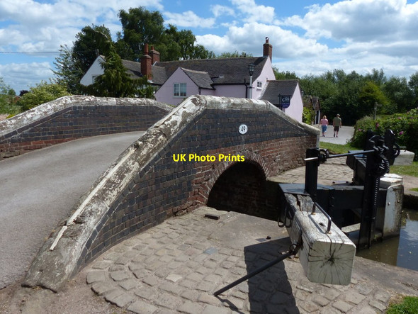 Photo 6"x4" Bagnall Lock Bridge No 49 in Alrewas Alrewas c2015