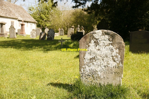 Photo 6"x4" Lone Headstone Aberedw c2015