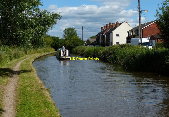 Photo 6"x4" Trent & Mersey Canal in Armitage Mavesyn Ridware c2015