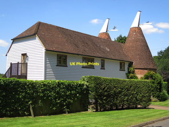 Photo 6"x4" Gun Green Oast, Water Lane, Hawkhurst Gun Green c2015