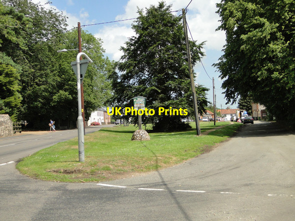 Photo 6"x4" The Green at East Rudham with the village sign East Rudham c2015