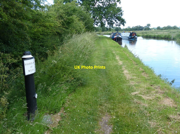 Photo 6"x4" Trent & Mersey Canal Milepost near Shirleywich Ingestre c2015
