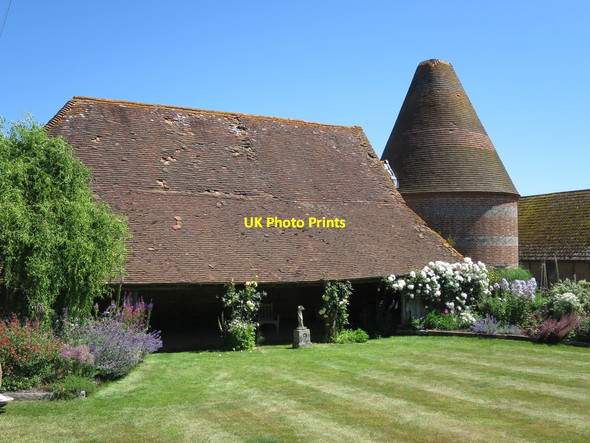 Photo 6"x4" Kitchenham Farm Oast, Kitchenham Road, Ashburnham Hazard's Green c2015