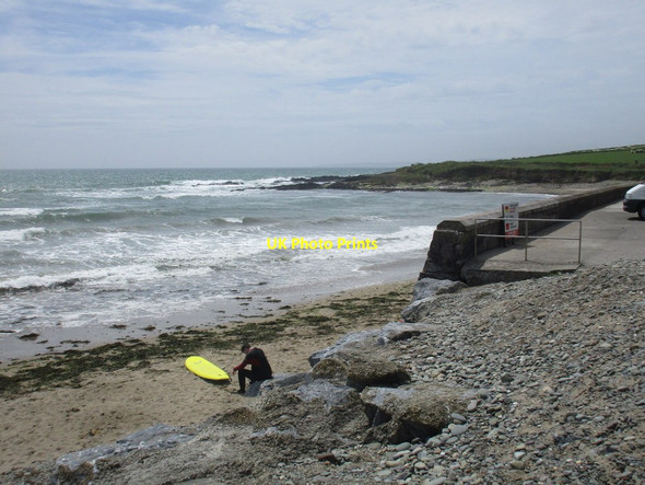 Photo 6"x4" A surfer rests Ballinspittle c2015