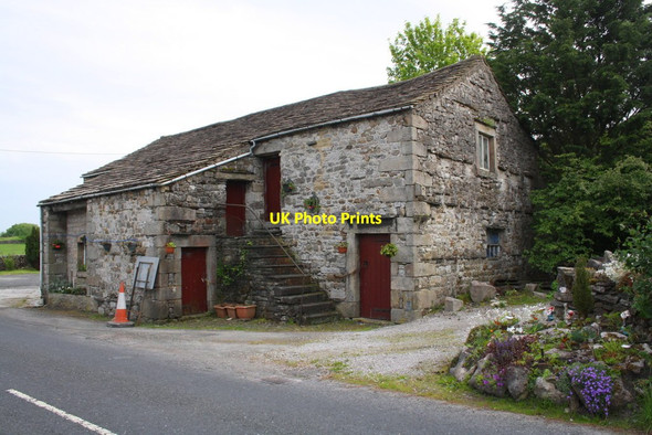 Photo 6"x4" Building on SW side of B6479 at north end of Horton-in-Ribblesdale Horton in Ribblesdale c2015
