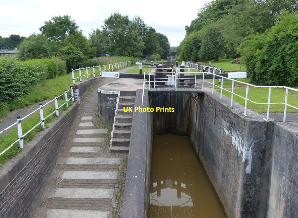 Photo 6"x4" Red Bull Lock No 43 Kidsgrove c2015