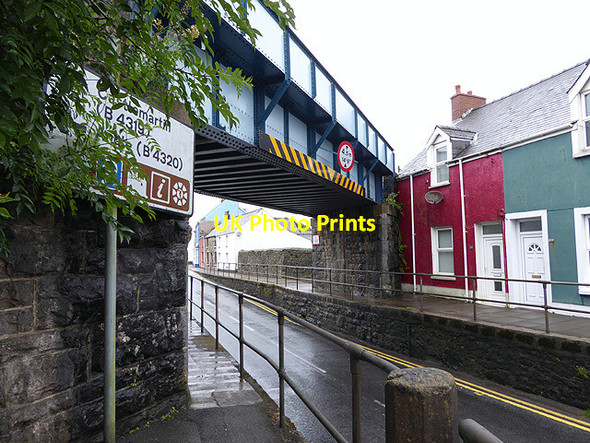 Photo 6"x4" Railway bridge by Pembroke Station Pembroke\/Penfro c2015
