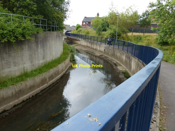Photo 6"x4" River Trent in Stoke-on-Trent Newcastle-under-Lyme c2015