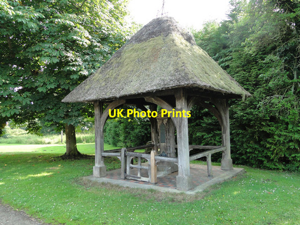 Photo 6"x4" A memorial 'village pump' Hengrave\/TG1319 c2015