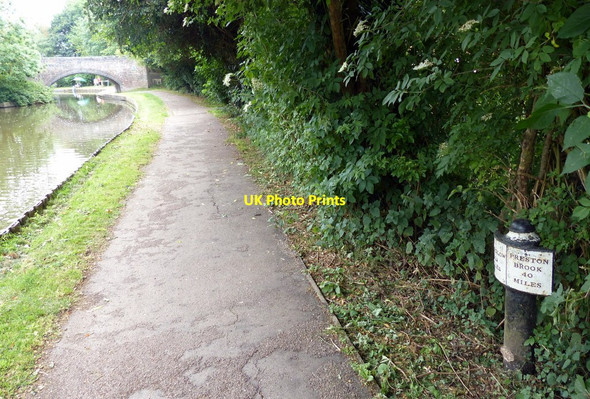 Photo 6"x4" Trent & Mersey Canal Milepost near Limekiln Bridge No 105 Hem Heath c2015