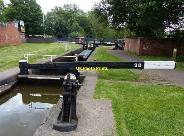 Photo 6"x4" Stoke Lock No 38 on the Trent & Mersey Canal Stoke-on-Trent c2015