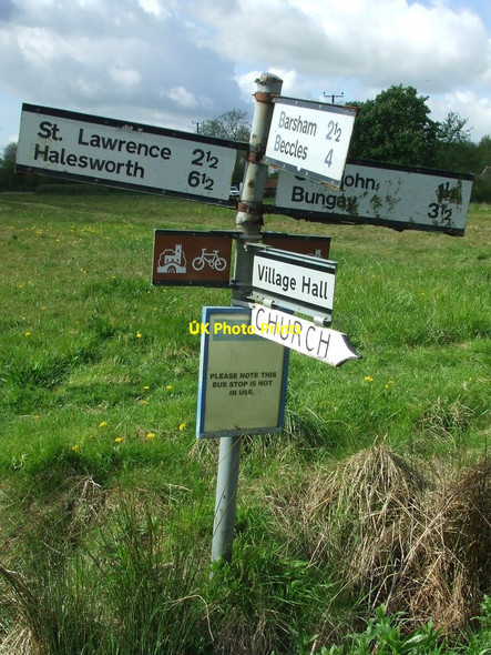 Photo 6"x4" Road Signs Great Common\/TM3787 c2015