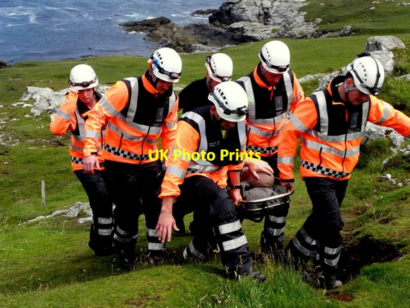 Photo 6"x4" Injured man brought to safety, Malin Head Ballygorman c2015