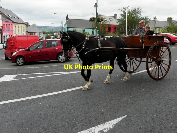 Photo 6"x4" Horse-drawn carriage, Carndonagh (3) Carndonagh c2015