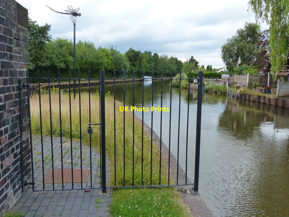 Photo 6"x4" Etruria Junction in Stoke-on-Trent Stoke-on-Trent c2015