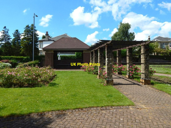 Photo 6"x4" Gardens and shelter Milngavie c2015