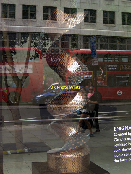 Photo 6"x4" Enigma, The Strand London c2015