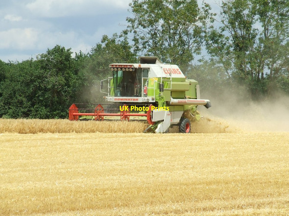 Photo 6"x4" Claas 450 Dominator Combine East Green\/TM4065 c2015